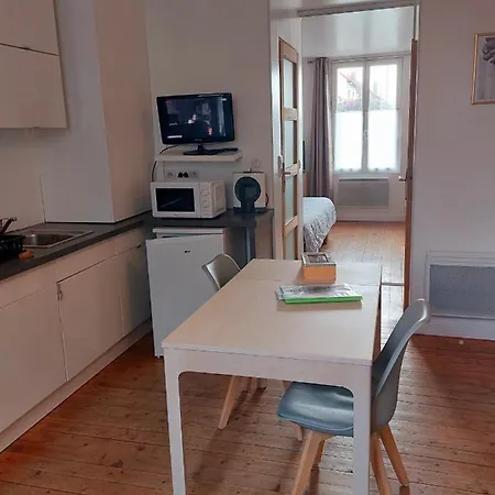 Les Belles Terrasses Dieppe: Tranquil With Avenue Views Apartment *