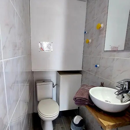 Les Belles Terrasses ,3 , Le Vegetal De 1 A 8 Personnes , Le Tropical De 1 A 6 Personnes , Le Floral Avec Terrasse De 1 A 3 Personnes , Quartier Calme Au Stationnement Gratuit A Cote De L'avenue Verte Apartman *