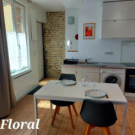 Les Belles Terrasses ,3 , Le Vegetal De 1 A 8 Personnes , Le Tropical De 1 A 6 Personnes , Le Floral Avec Terrasse De 1 A 3 Personnes , Quartier Calme Au Stationnement Gratuit A Cote De L'avenue Verte