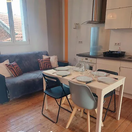 Апартаменты Les Belles Terrasses ,3 , Le Vegetal De 1 A 8 Personnes , Le Tropical De 1 A 6 Personnes , Le Floral Avec Terrasse De 1 A 3 Personnes , Quartier Calme Au Stationnement Gratuit A Cote De L'avenue Verte