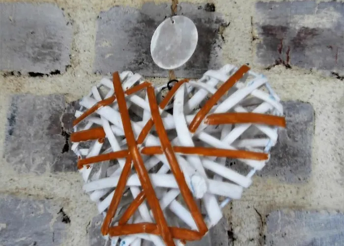 Appartement Les Belles Terrasses ,3 , Le Vegetal De 1 à 8 Personnes , Le Tropical De 1 à 6 Personnes , Le Floral Avec Terrasse De 1 à 3 Personnes , Quartier Calme Au Stationnement Gratuit à Coté De L'avenue Verte *