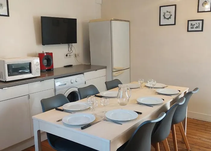 Apartman Les Belles Terrasses ,3 , Le Vegetal De 1 A 8 Personnes , Le Tropical De 1 A 6 Personnes , Le Floral Avec Terrasse De 1 A 3 Personnes , Quartier Calme Au Stationnement Gratuit A Cote De L'avenue Verte *