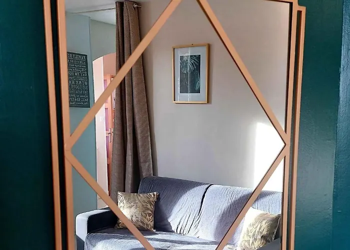 Les Belles Terrasses ,3 , Le Vegetal De 1 à 8 Personnes , Le Tropical De 1 à 6 Personnes , Le Floral Avec Terrasse De 1 à 3 Personnes , Quartier Calme Au Stationnement Gratuit à Coté De L'avenue Verte Dieppe