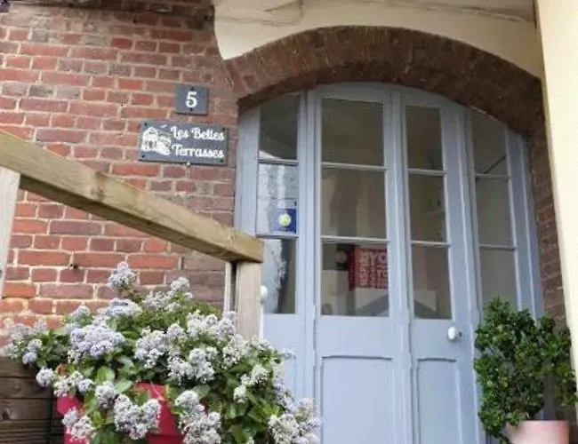 Les Belles Terrasses ,3 , Le Vegetal De 1 A 8 Personnes , Le Tropical De 1 A 6 Personnes , Le Floral Avec Terrasse De 1 A 3 Personnes , Quartier Calme Au Stationnement Gratuit A Cote De L'avenue Verte Apartman